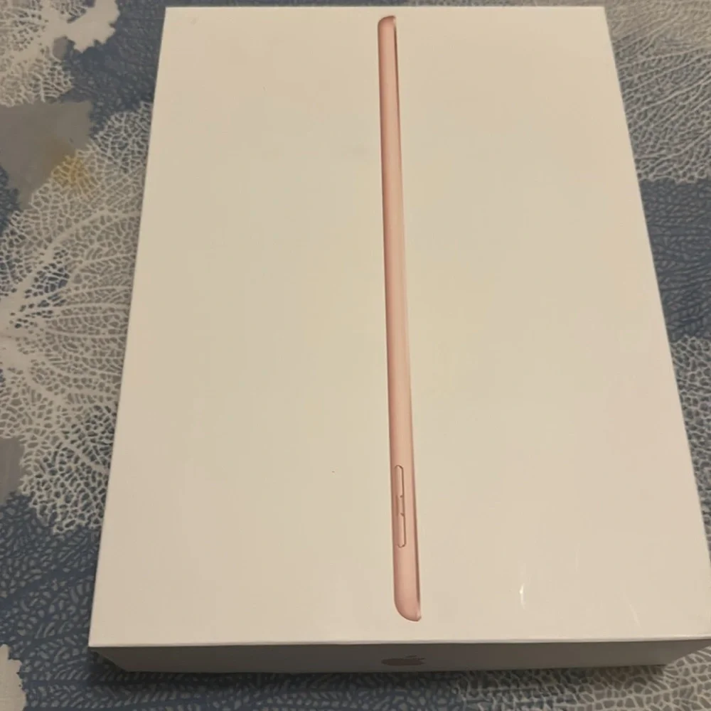 Apple iPad 6th Generation Rose Gold 32GB